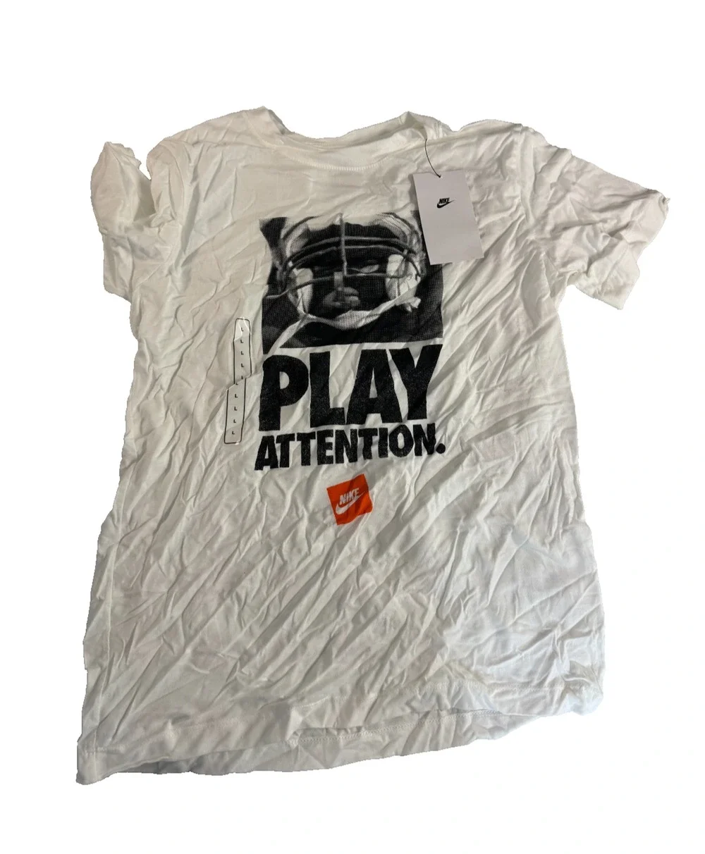 Nike Kids Play Attention Graphic Training T-Shirt White Size Large NWT Football